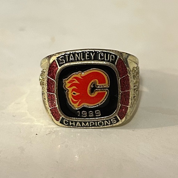 Stanley Cup Champions 1989 Ring (Calgary Flames) 🔥🏒 - Picture 1 of 2